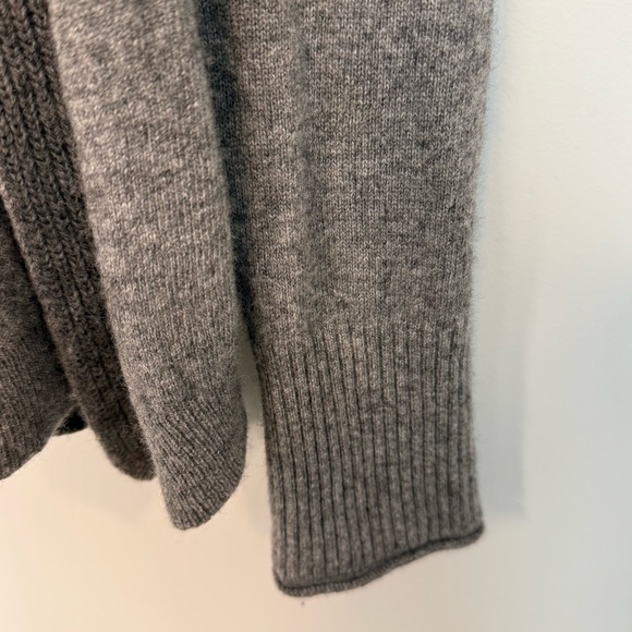 Banana Republic wool Cashmere blend Grey Cardigan Sweater size M - Picture 6 of 9